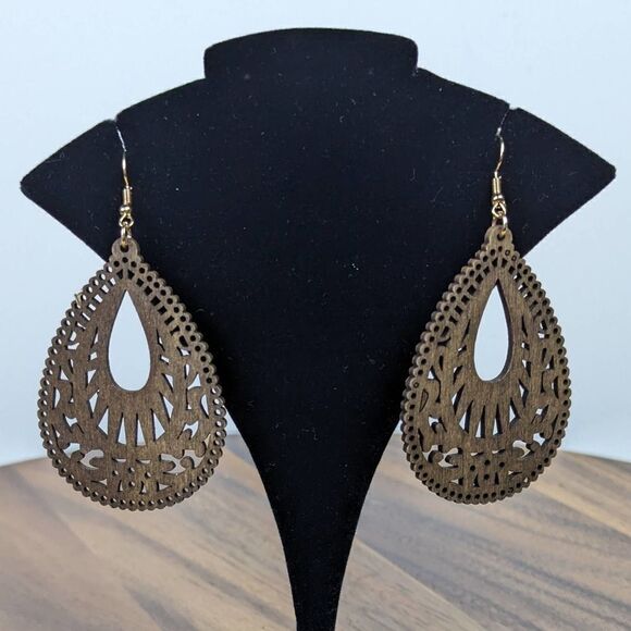 Boho Chic Wooden Teardrop Earrings - Picture 1 of 5